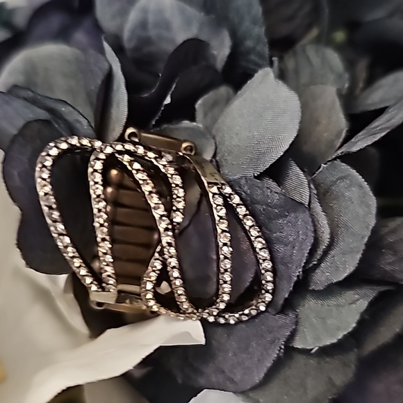 Jewelry - NWOT - Costume Ring 💗
